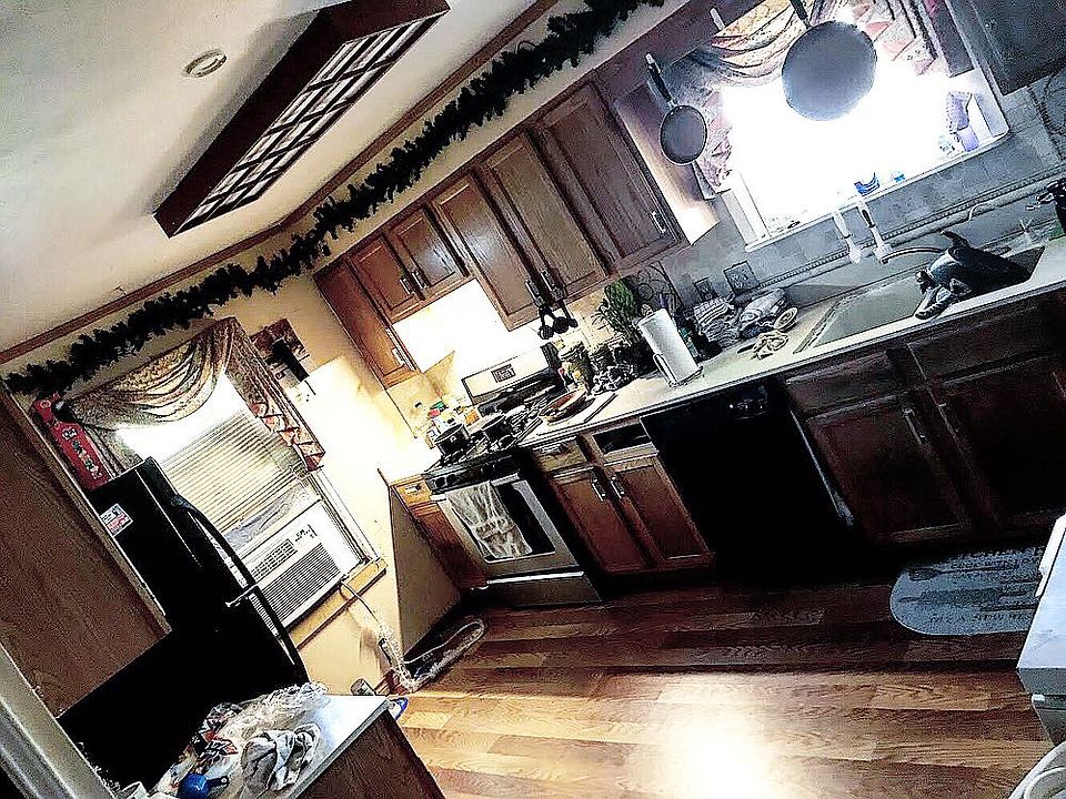 2nd image of 1418 Miami Dr