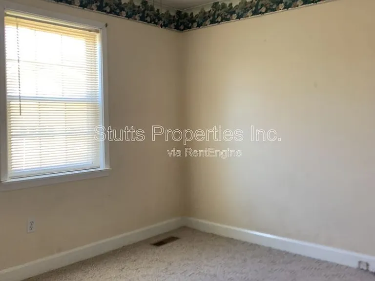 705 Courtland Ave — Photo 6