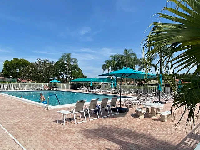 LARGE Community pool