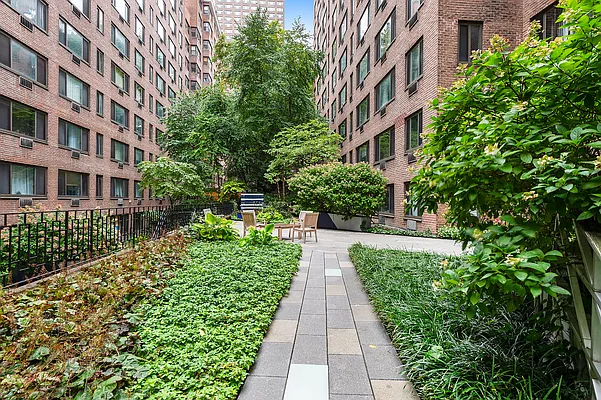 Sold by Douglas Elliman | media 8