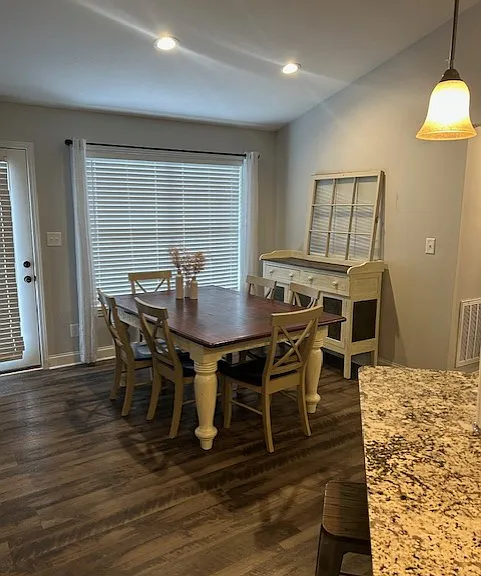 2406 Chimney Rock Ln — Photo 4