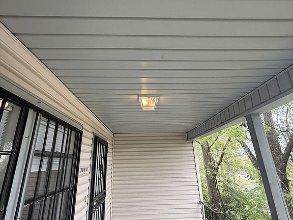 5th image of 2621 20th St W