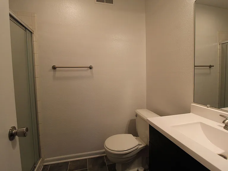 115 N Saxony Dr — Photo 13