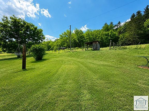 4th image of 738 Johnson Hill Rd