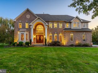 18 Morning Glory Cir, Mullica Hill, NJ 08062