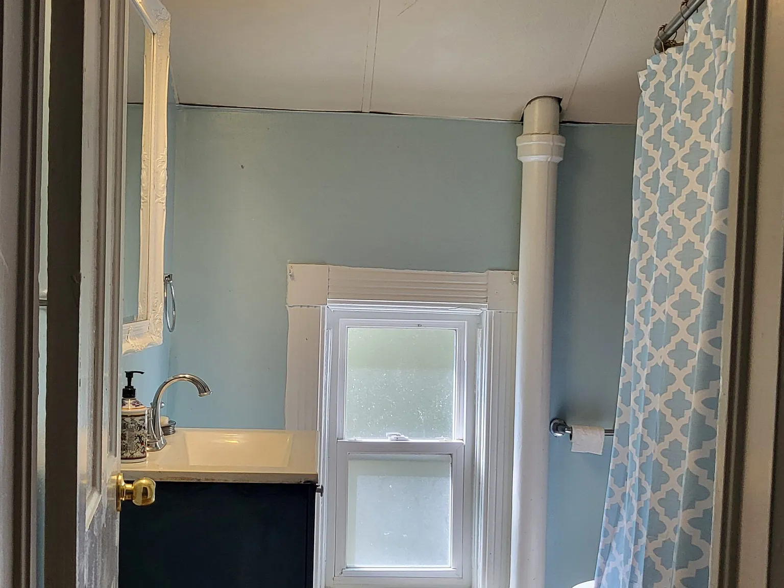 3 bed, $2,150 — Photo 2