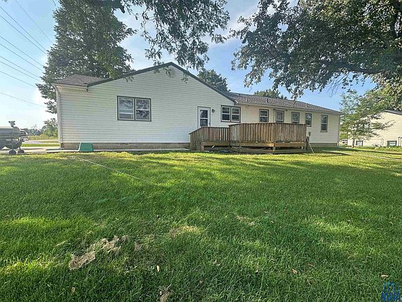 2nd image of 1022 Northwestern Dr