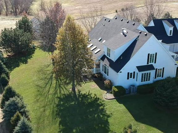 3rd image of 17855 Lakewood Dr