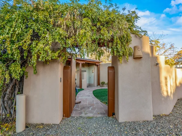 734 1/2 Agua Fria St, Santa Fe, NM 87501