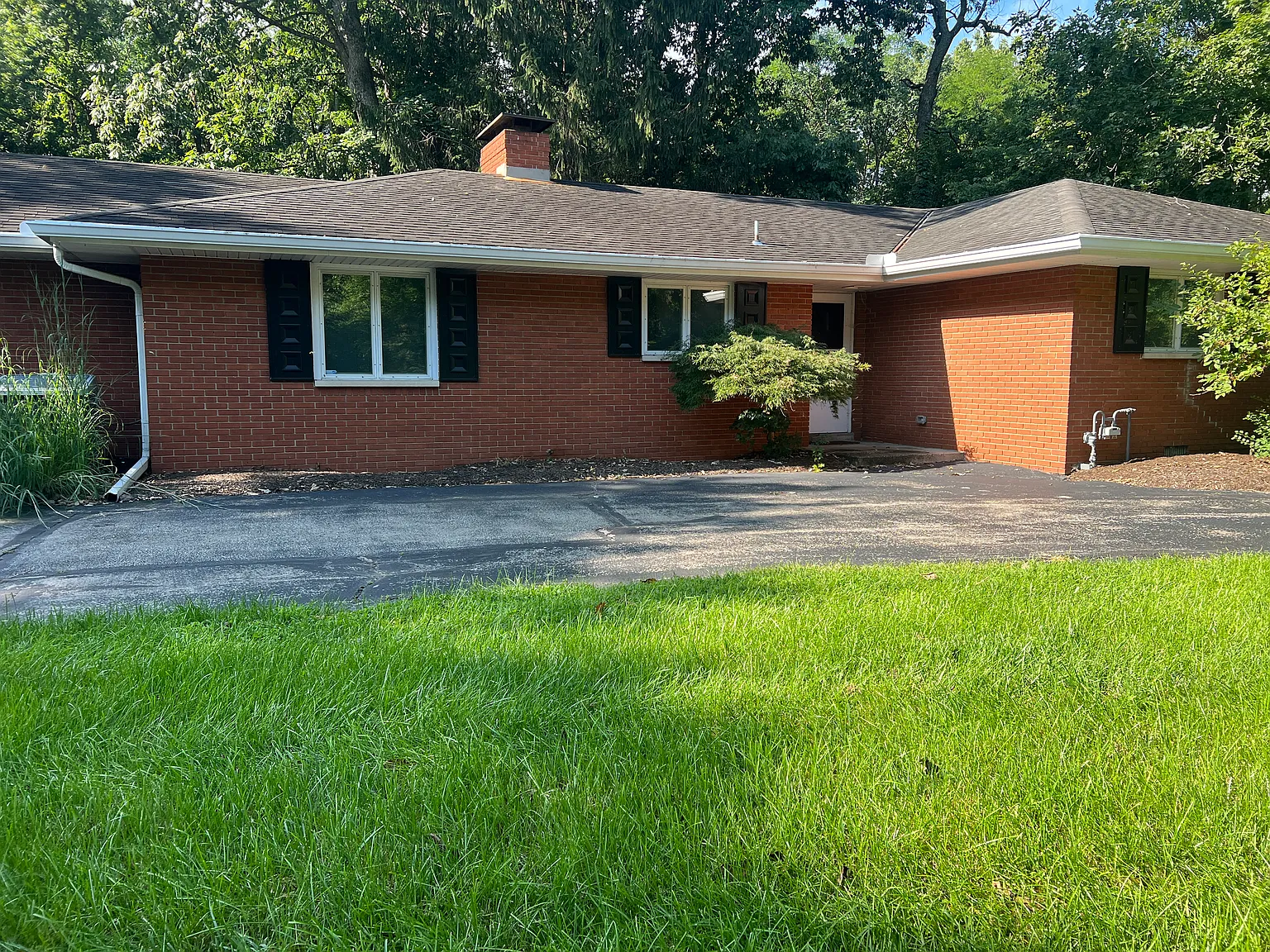 3 bed, 1900 sqft, $2,500 — Photo 1