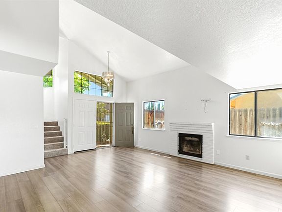 5th image of 8471 Fontenay Way