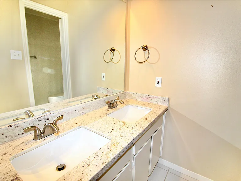 5916 Woodway Place Ct — Photo 7