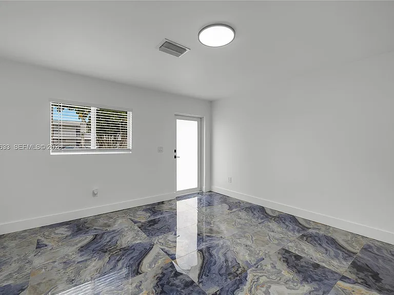 10350 SW 48th St #2 — Photo 6