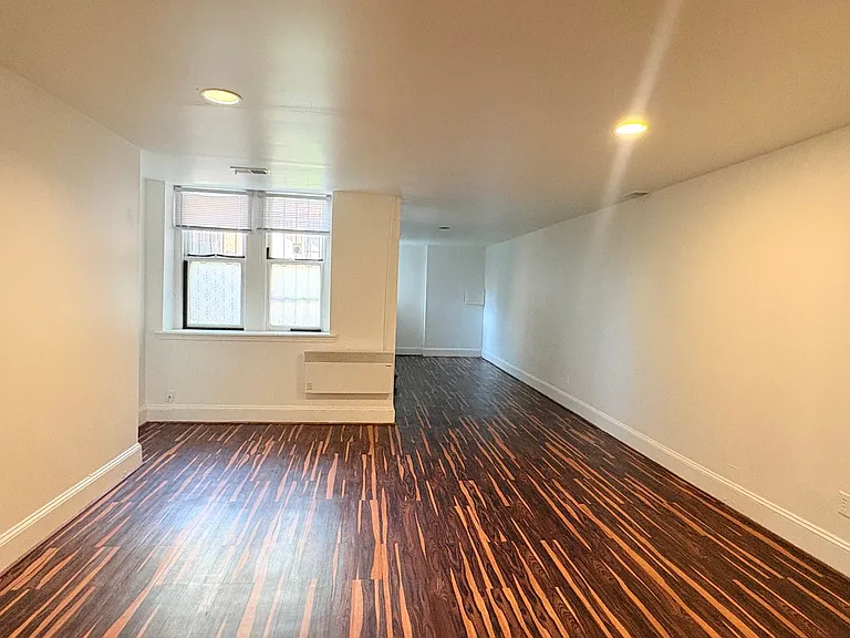 112 E. Preston St — Photo 15
