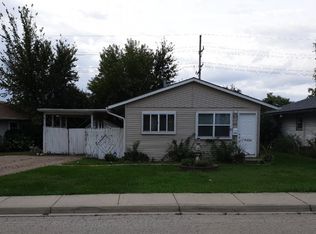 209 Butte Ln, Carpentersville, IL 60110