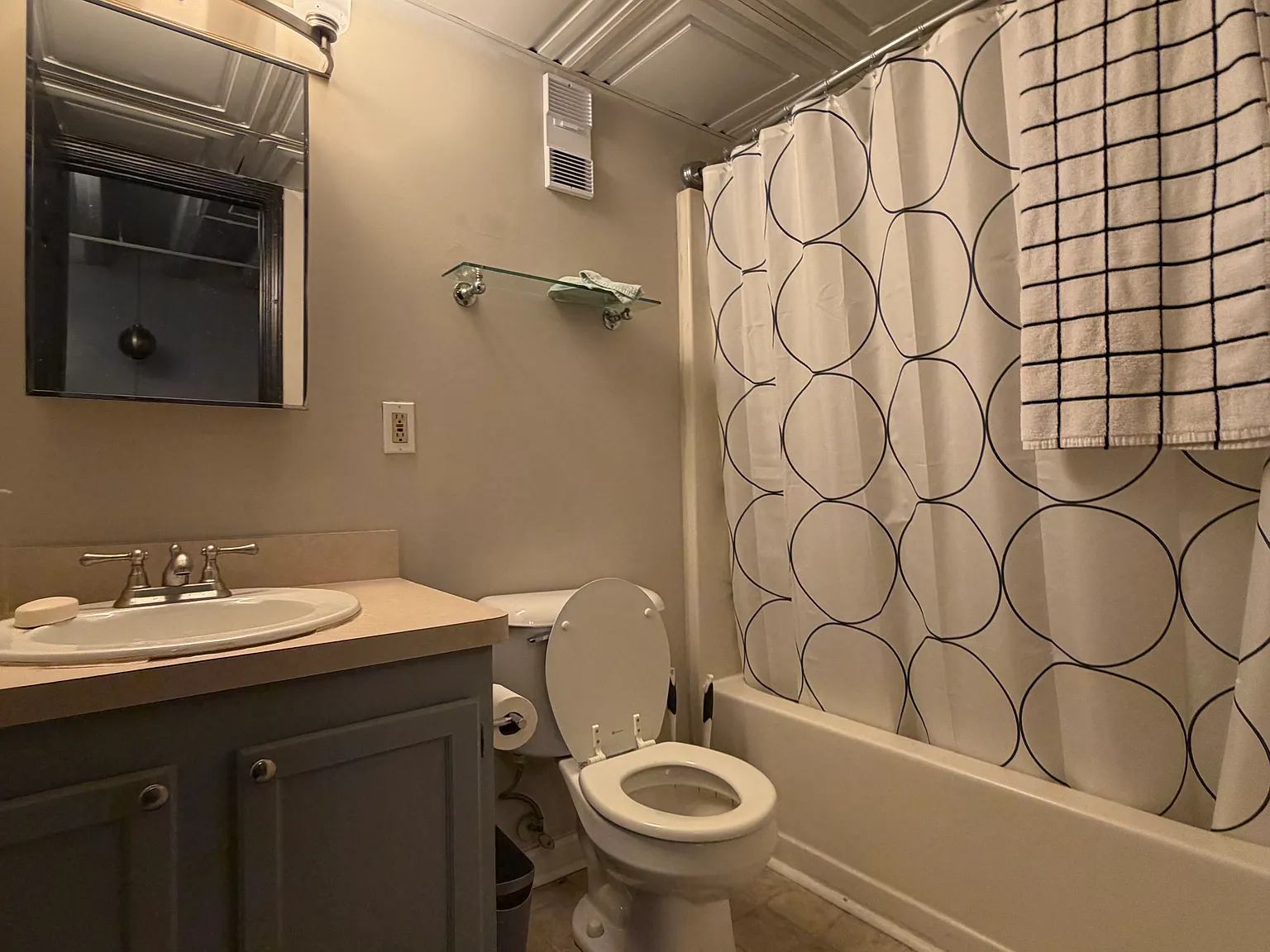 Studio, 800 sqft, $1,500 — Photo 2