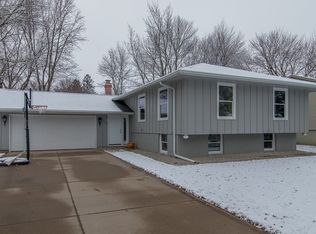 258 Sussex Dr NE, Cedar Rapids, IA 52402