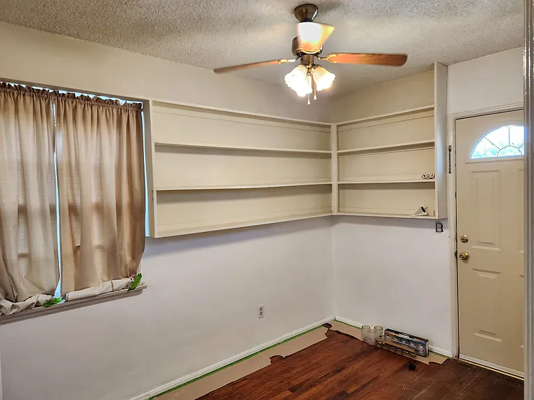 1322 Roycroft Ave — Photo 7