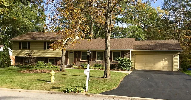 3491 Chalet Ln photo 1