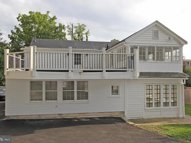 233 E Montgomery Ave — Photo 10