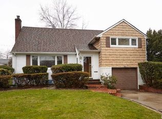 812 Bruce Dr, East Meadow, NY 11554
