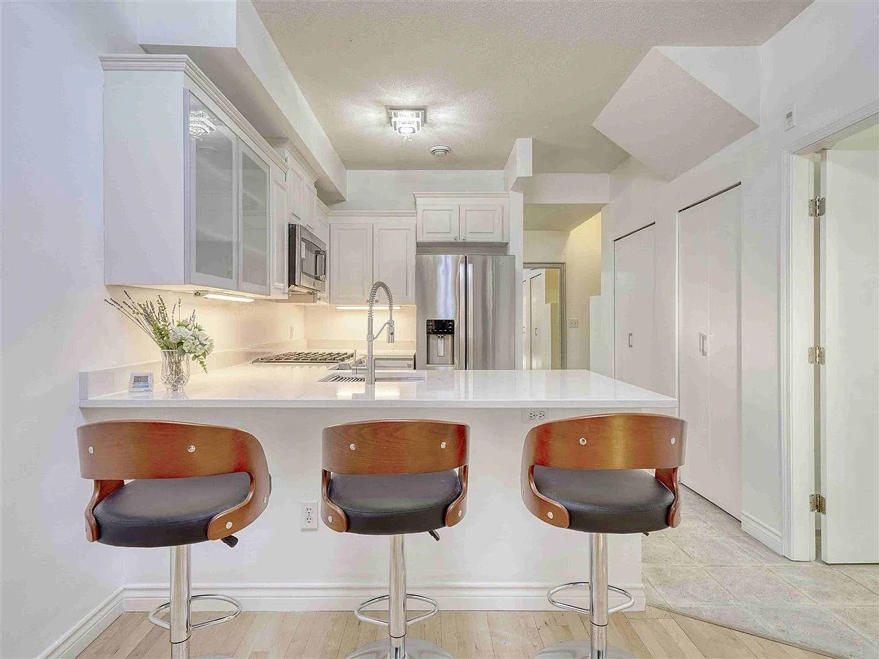 3 bed, 1266 sqft, $4,800 — Photo 4