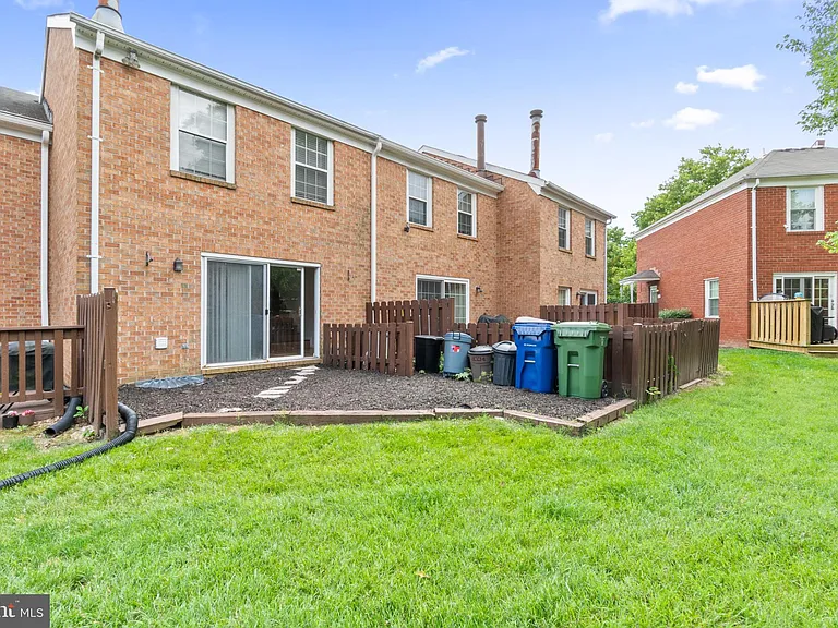 1004 Dartmouth Glen Way — Photo 28