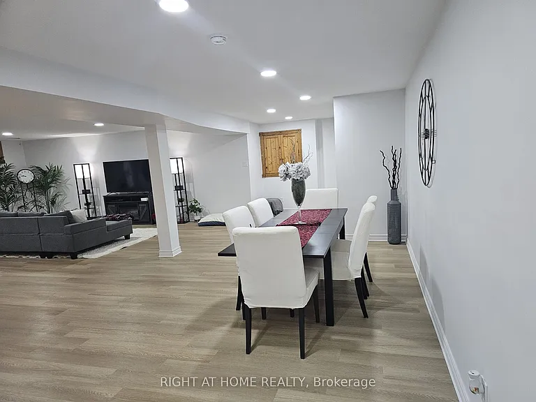 33 Country Heights Dr — Photo 5