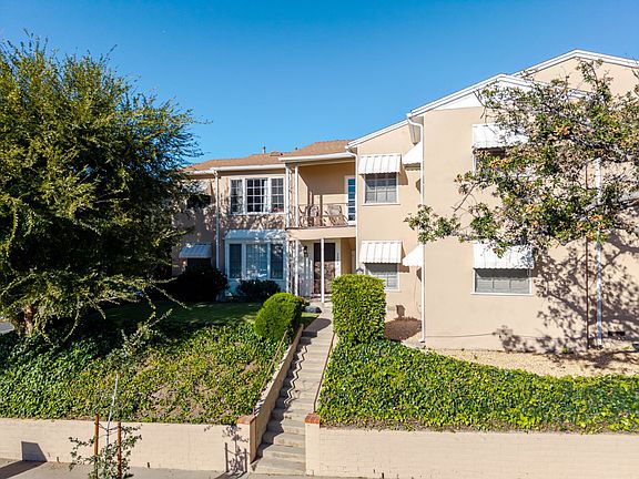 2nd image of 1305 E Glenoaks Blvd Unit D
