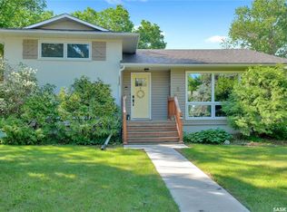 3 Dolphin BAY, Regina, SK S4S 3J7