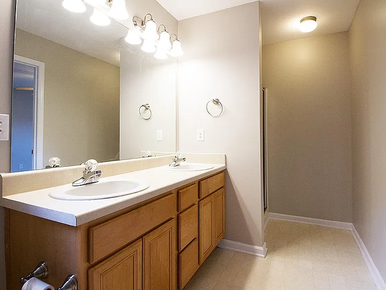 404 Foxbridge Ct — Photo 14
