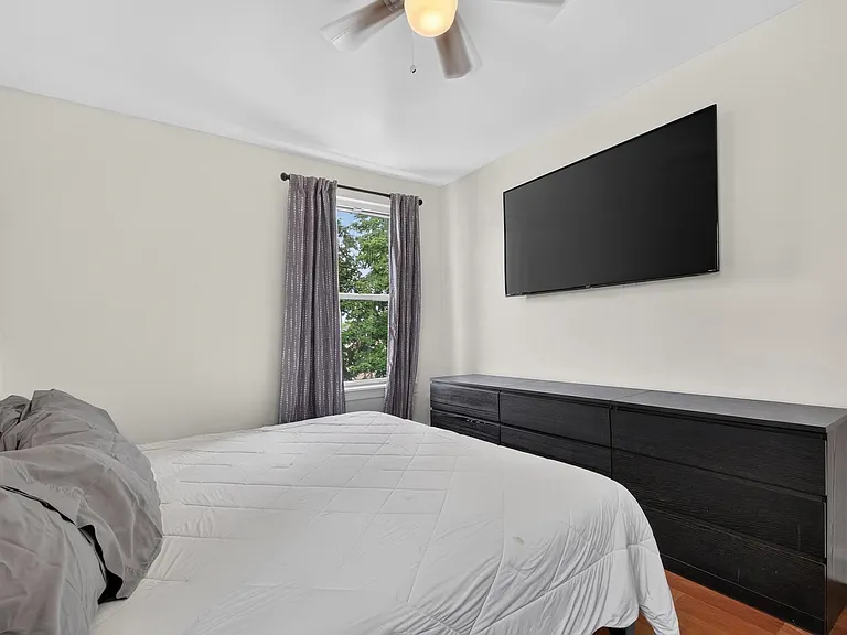 166 Woodridge St #1 — Photo 11