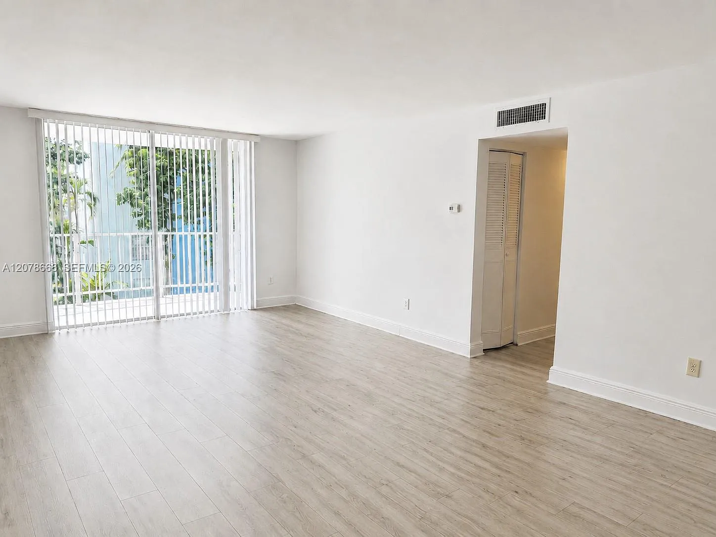 Montecarlo Condo — Photo 2