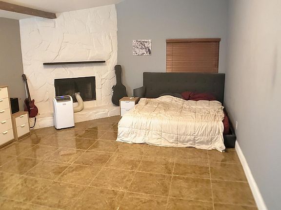 3rd image of 4408 W Carmen St
