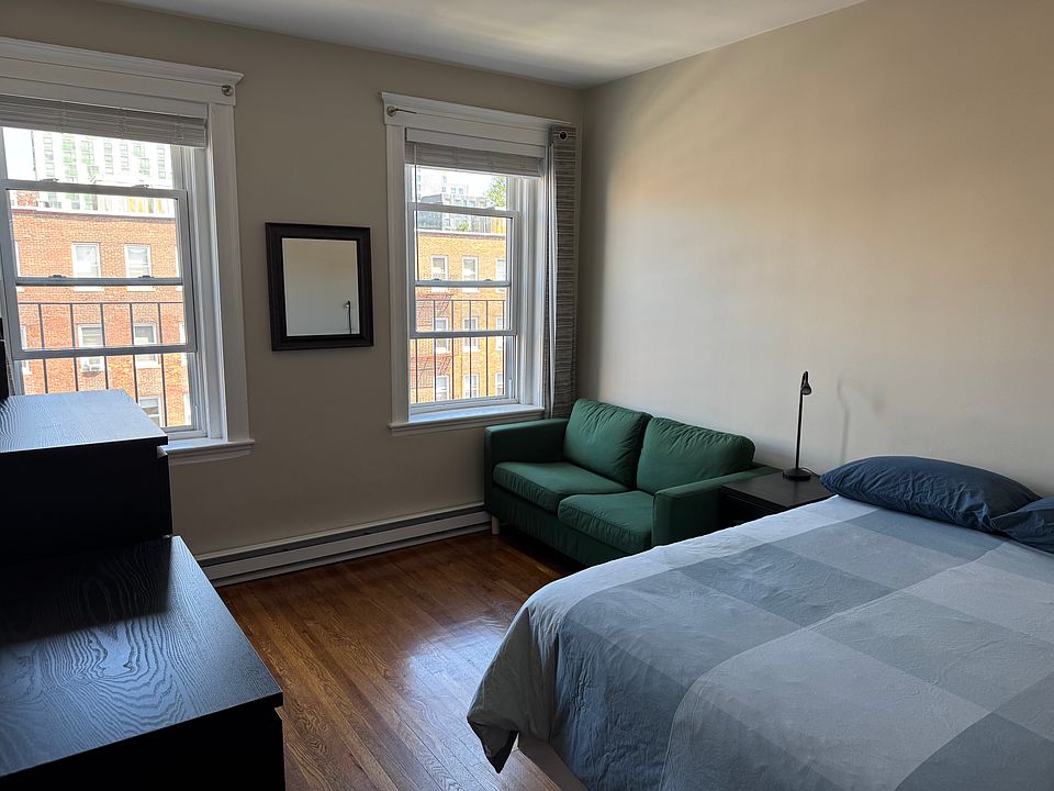1st image of 85 Park Dr APT 22