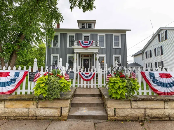305 Park Ave, Galena, IL 61036