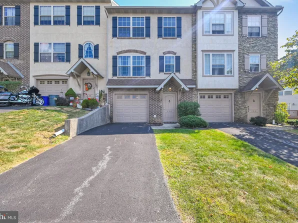 410 Carriage Ln Unit 410, Red Lion, PA 17356