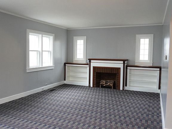 5th image of 649 Sibley St NW