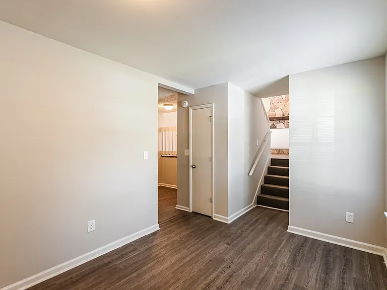 806 Durham Xing — Photo 13