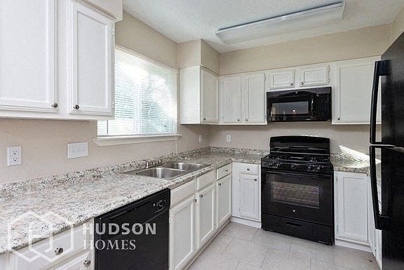 3rd image of 1209 W Castlewood Ave