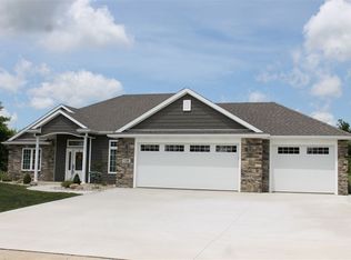 118 Duncastle Ct, Angola, IN 46703