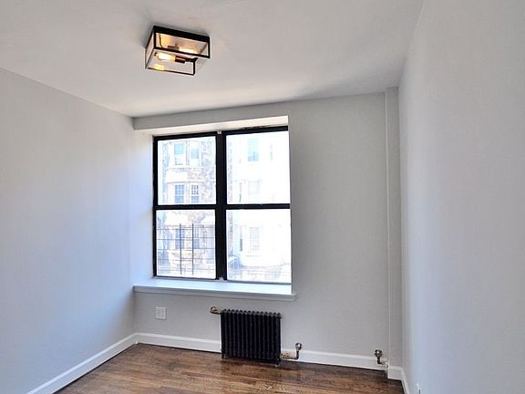 4th image of 1182 Putnam Ave #2E