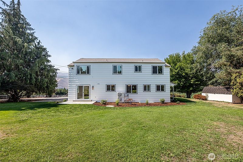 4th image of 2328 Easy Street