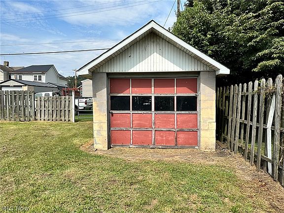 4th image of 1146 Riverside Ave