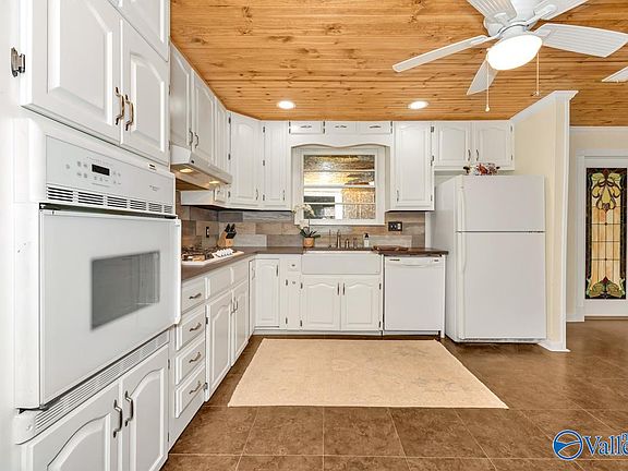 3rd image of 510 Harolds Dr NW