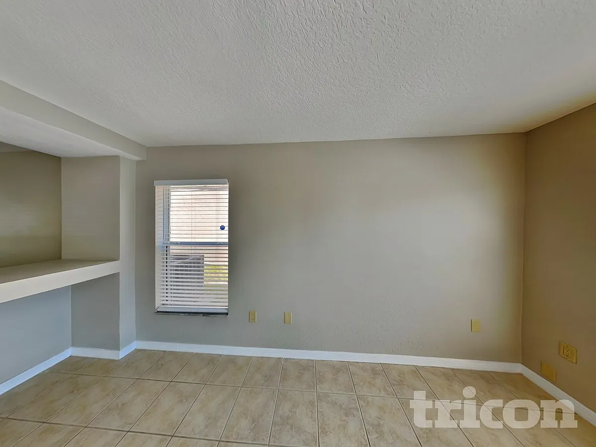 Building Photo - 10432 Boyette Creek Blvd