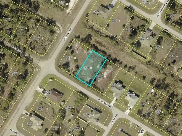 1940 Richland Ave, Lehigh Acres, FL 33972