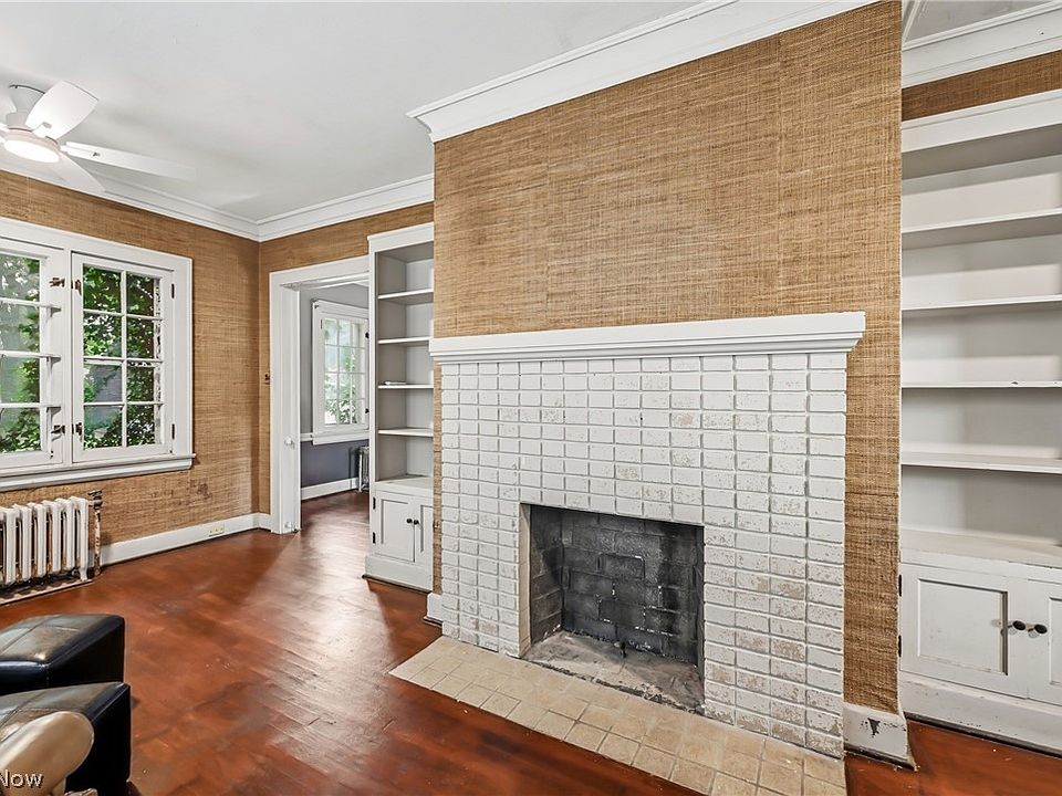 13th image of 2318 Selma Ave