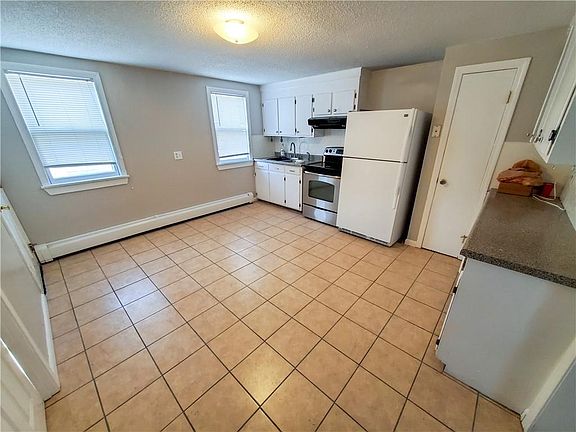 3rd image of 205 East Ave