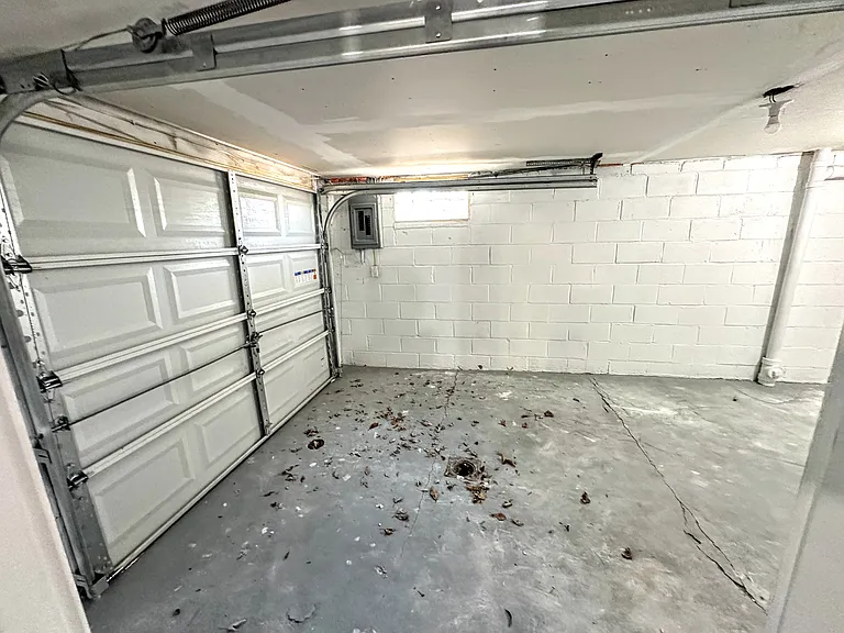 1607 Girard Ave — Photo 9